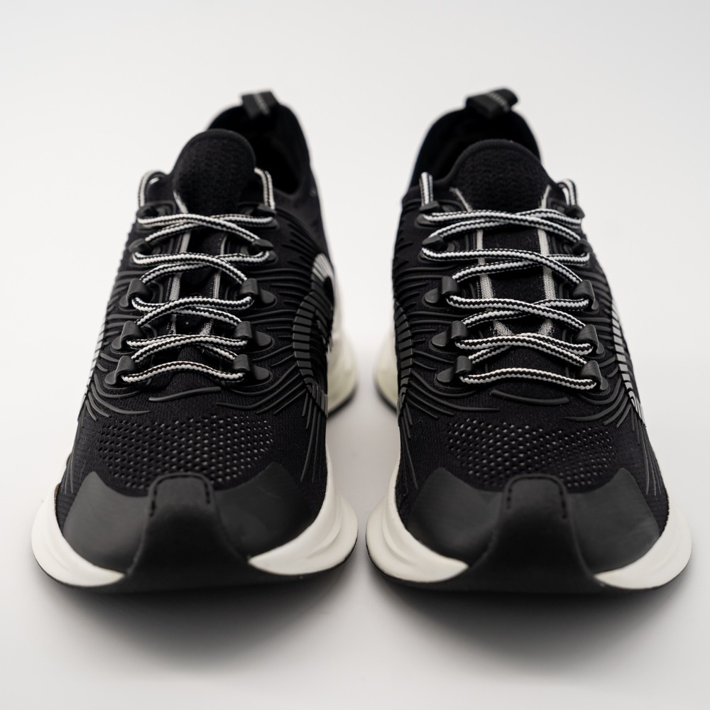Size G 12.5 US 13 Gucci Run Sneaker Black White Knit GG - Picture 2 of 10